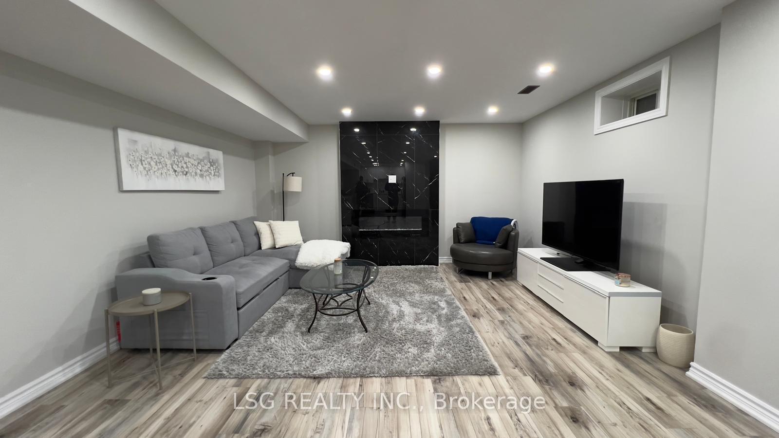 19-tesla-crescent-east-gwillimbury-ontario-n13710900