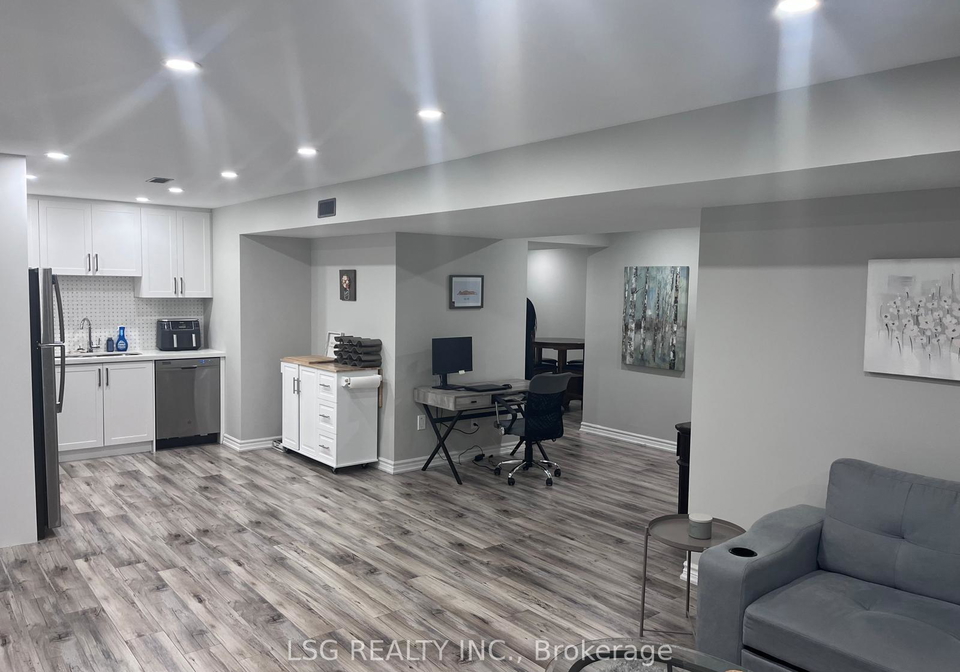 19-tesla-crescent-east-gwillimbury-ontario-n13710900