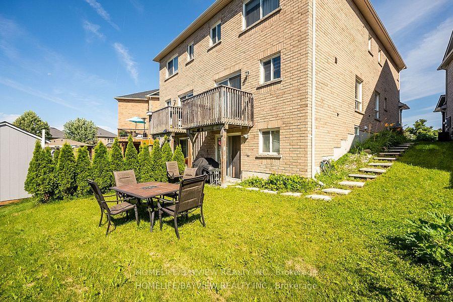 32-four-seasons-crescent-newmarket-ontario-n13711062