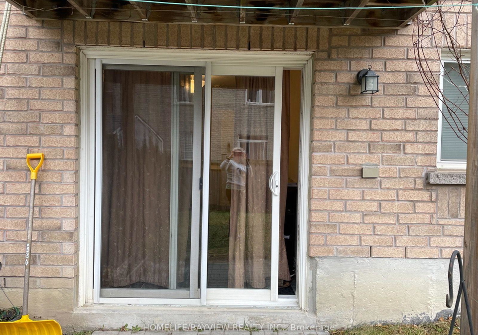 32-four-seasons-crescent-newmarket-ontario-n13711062