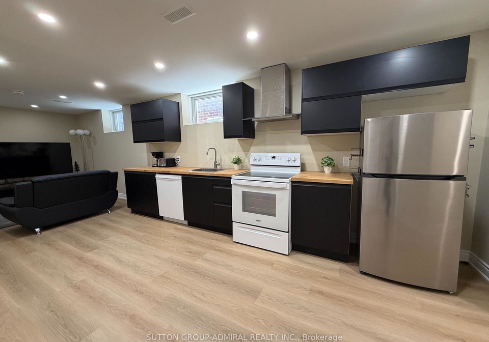 232-frederick-curran-lane-newmarket-ontario-n13711840