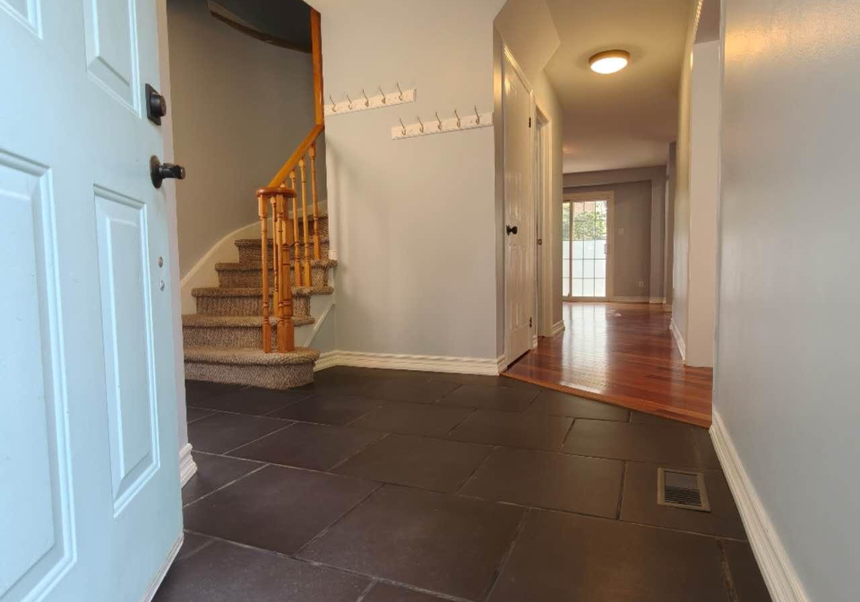 32-moorcrest-drive-aurora-ontario-n13716684