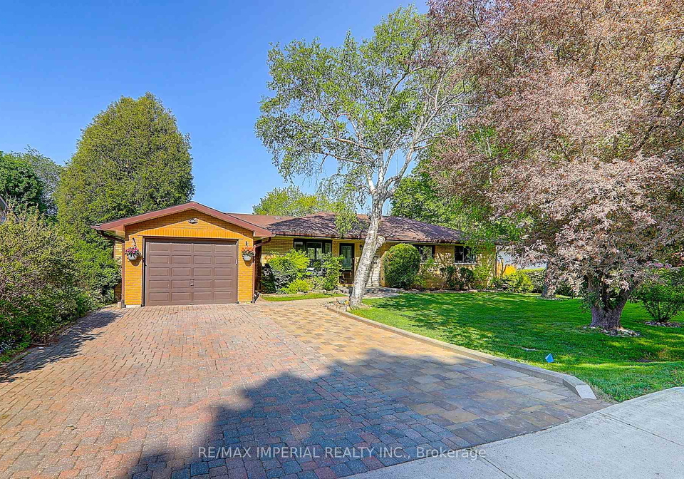 98-belfry-drive-newmarket-ontario-n13717072