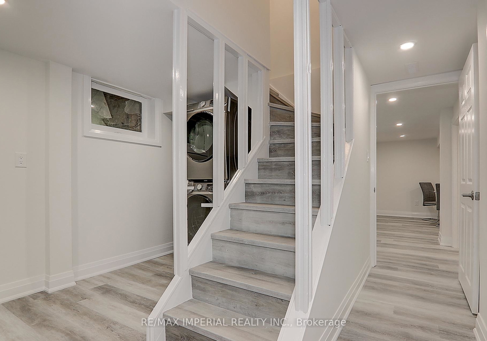 98-belfry-drive-newmarket-ontario-n13717072