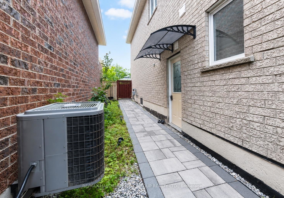 33-deerwood-crescent-richmond-hill-ontario-n13717324