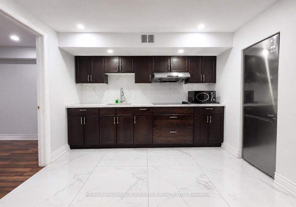 33-deerwood-crescent-richmond-hill-ontario-n13717324
