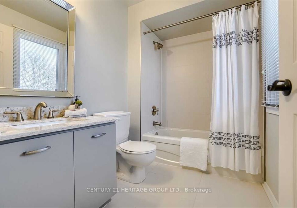 19-chadburn-crescent-aurora-ontario-n13720494