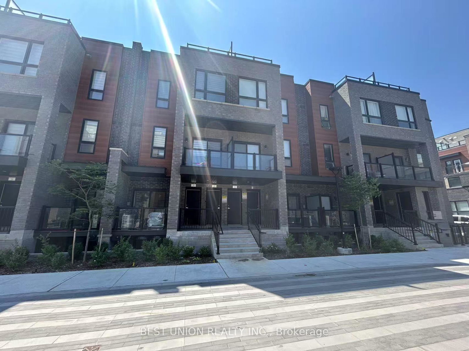 22-lytham-green-circle-newmarket-ontario-n13721228
