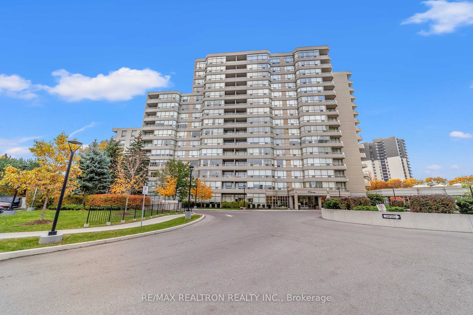 11-townsgate-drive-vaughan-ontario-n13722662