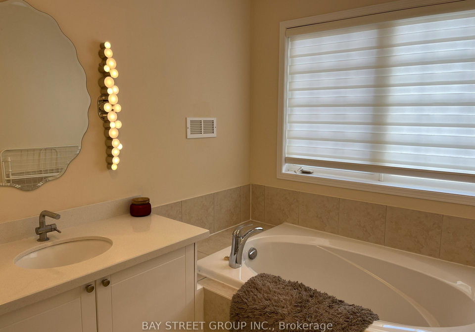 49-walkview-crescent-richmond-hill-ontario-n13724828