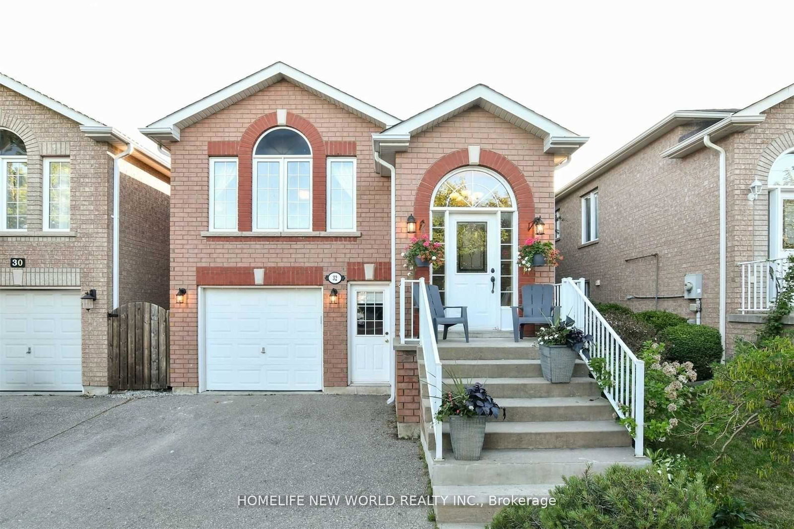 32-smith-street-bradford-west-gwillimbury-ontario-n13725850