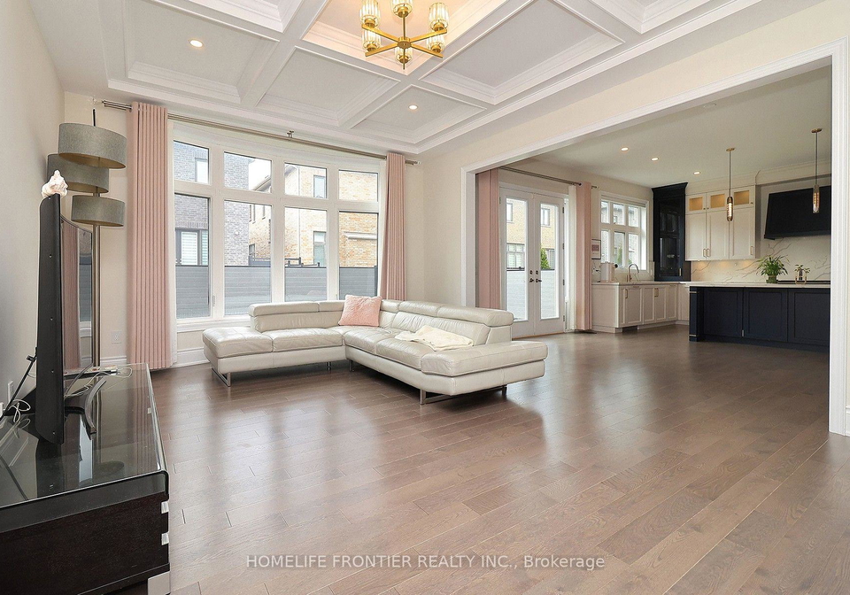 8-planet-street-richmond-hill-ontario-n13725856