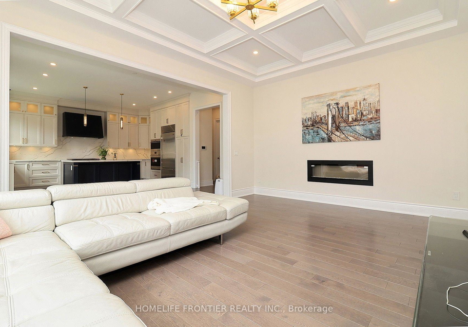 8-planet-street-richmond-hill-ontario-n13725856