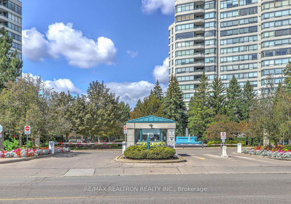 120-promenade-circle-vaughan-ontario-n13726422