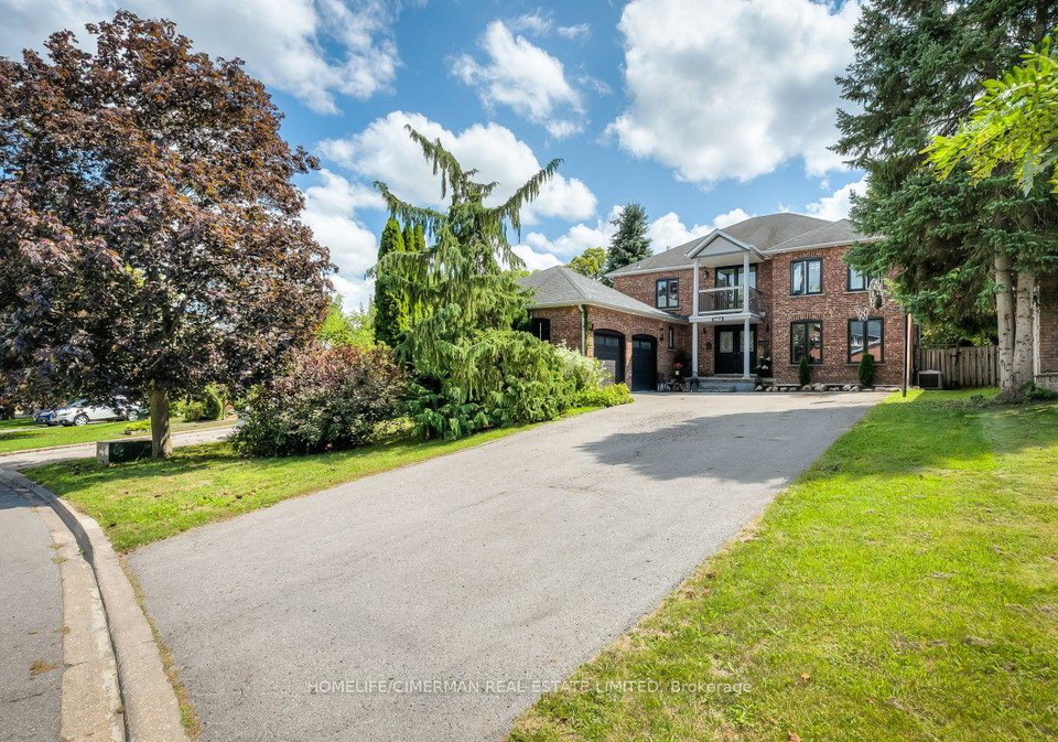 365-kennedy-street-w-aurora-ontario-n13726436