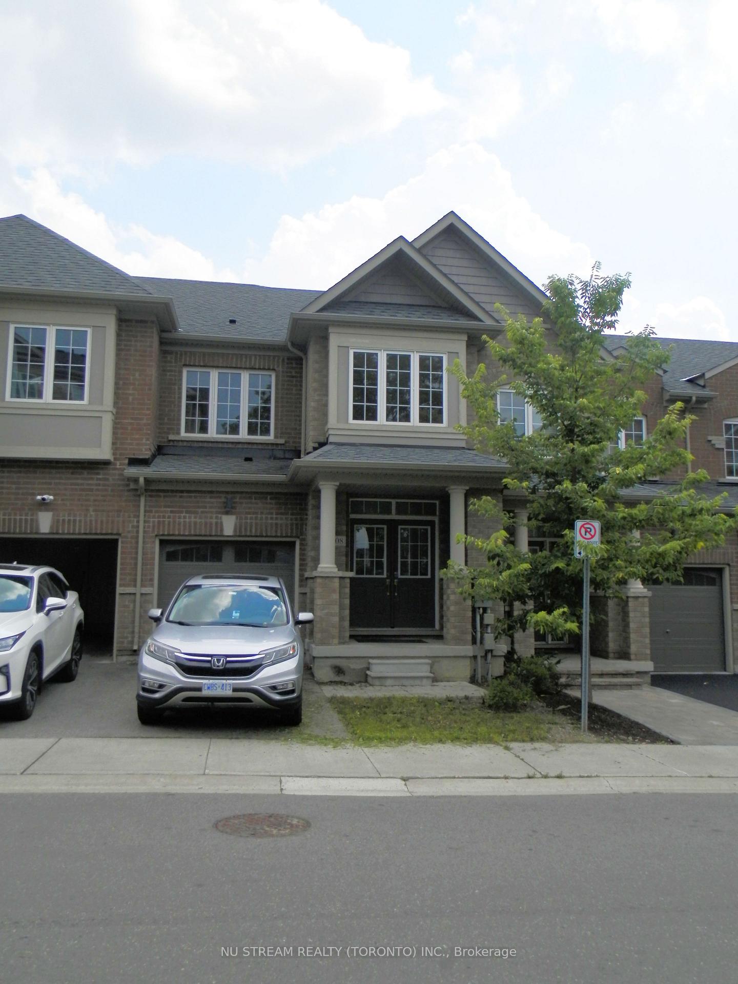 208-harding-park-street-newmarket-ontario-n13726444