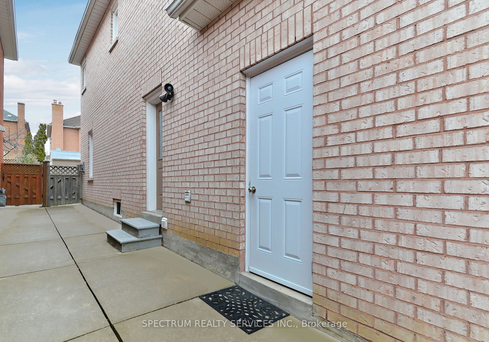 22-lanterna-crescent-vaughan-ontario-n13726584