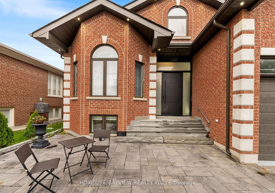 72a-oxford-street-richmond-hill-ontario-n13727428