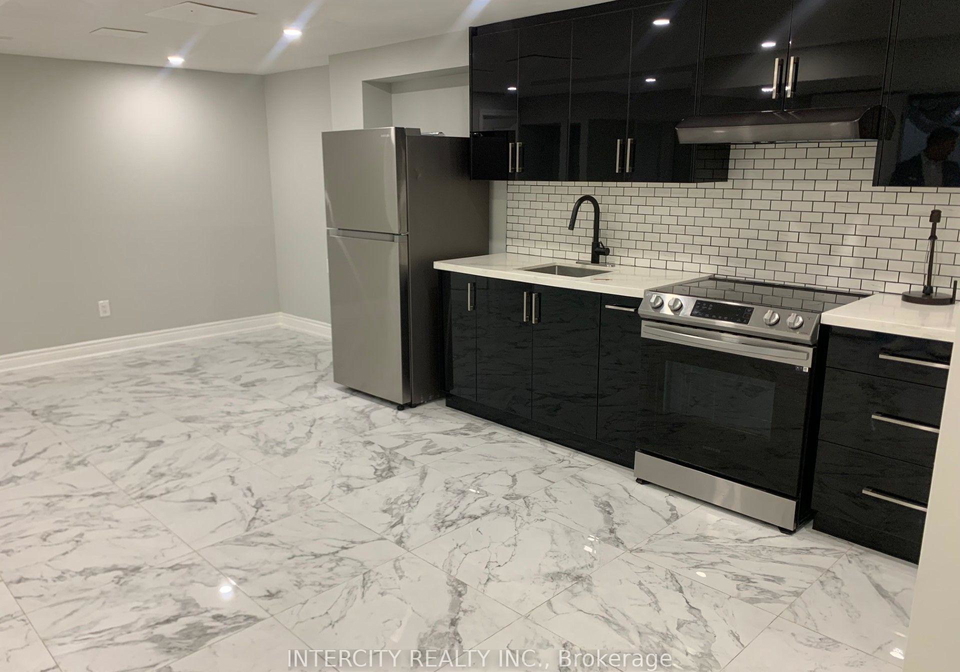 133-romanelli-crescent-bradford-west-gwillimbury-ontario-n13728102