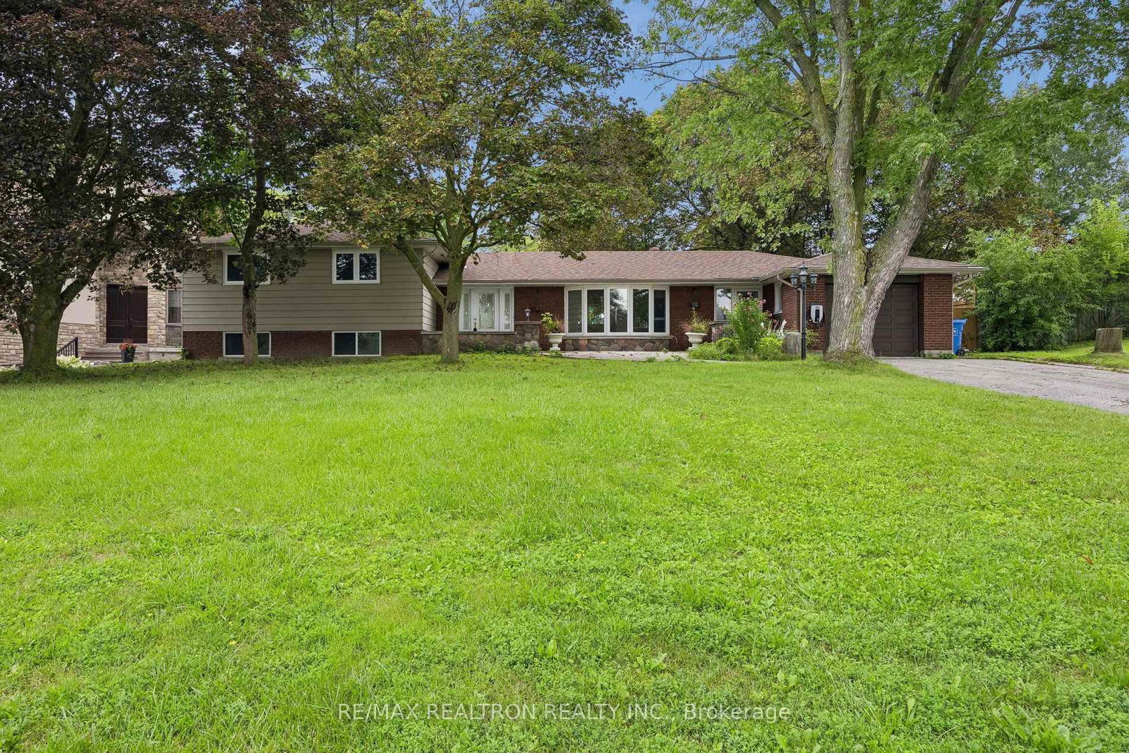 41-hamilton-drive-newmarket-ontario-n13728852
