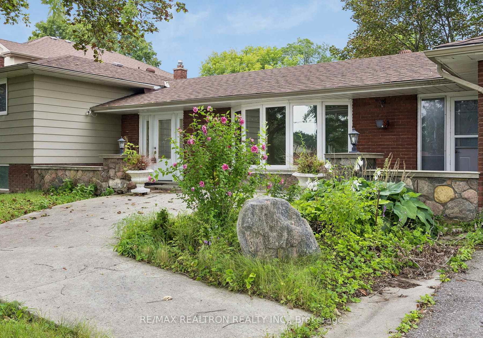41-hamilton-drive-newmarket-ontario-n13728852