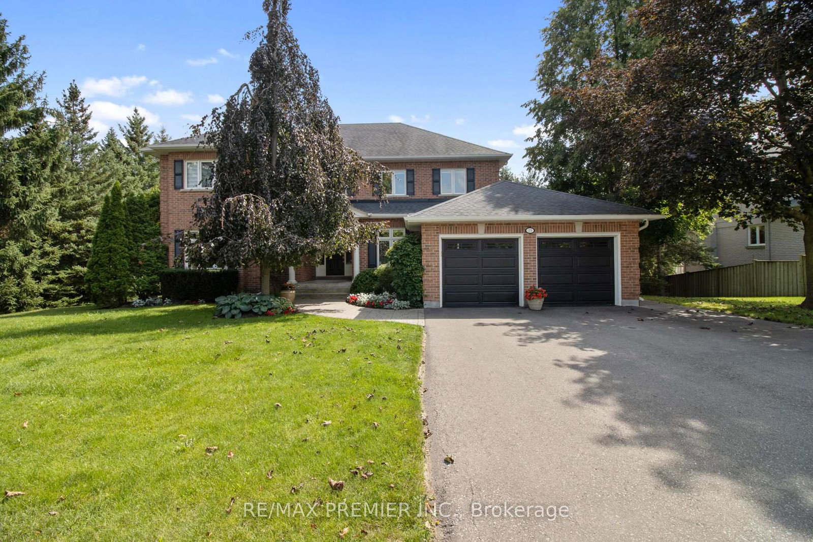 19-stockdale-crescent-richmond-hill-ontario-n13731748