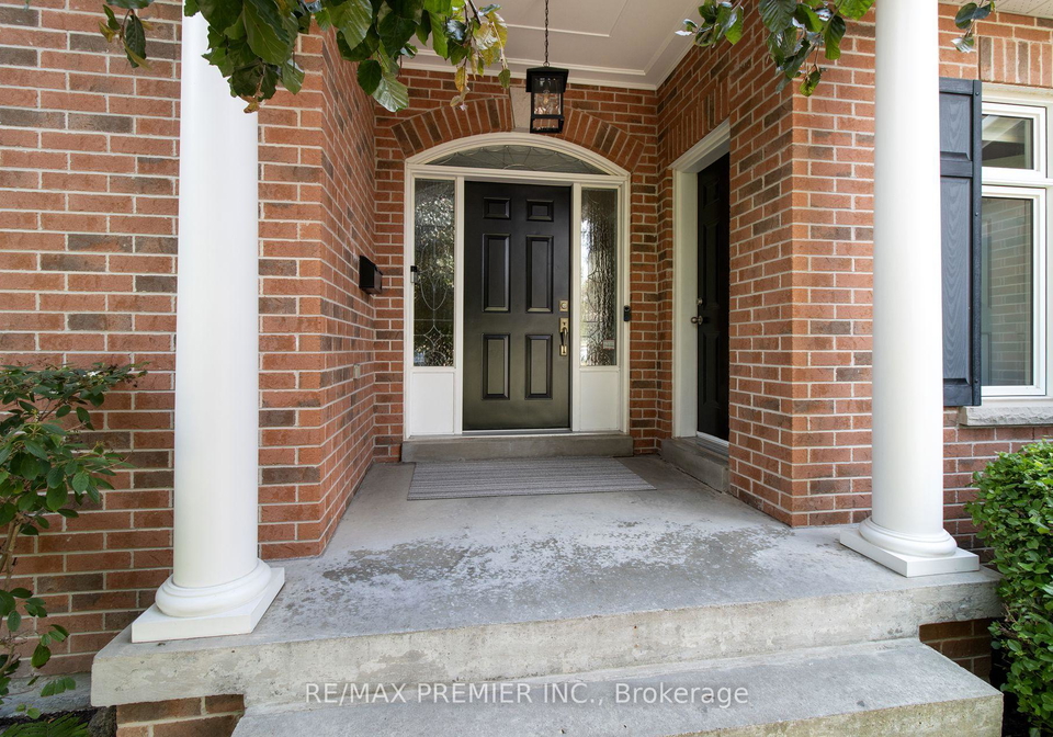 19-stockdale-crescent-richmond-hill-ontario-n13731748