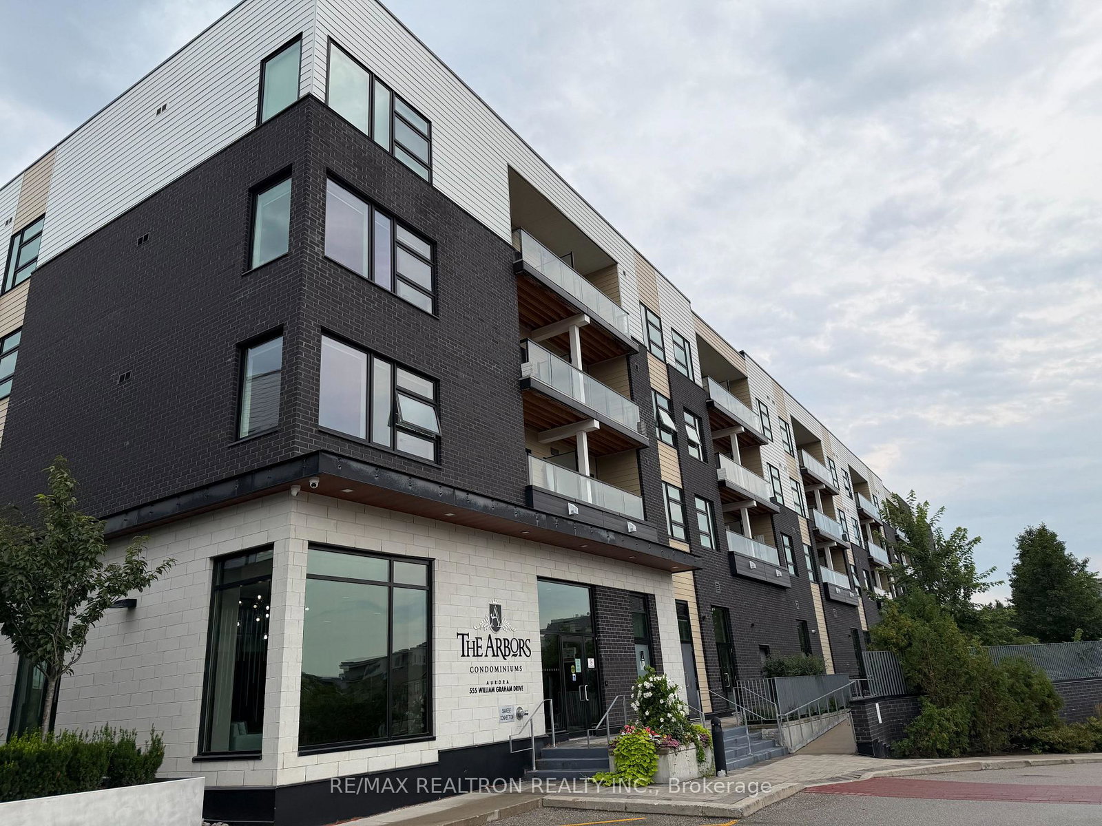 555-william-graham-drive-aurora-ontario-n13734754