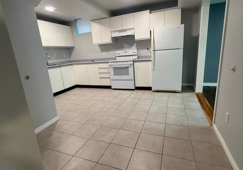 52-compton-crescent-bradford-west-gwillimbury-ontario-n13735304