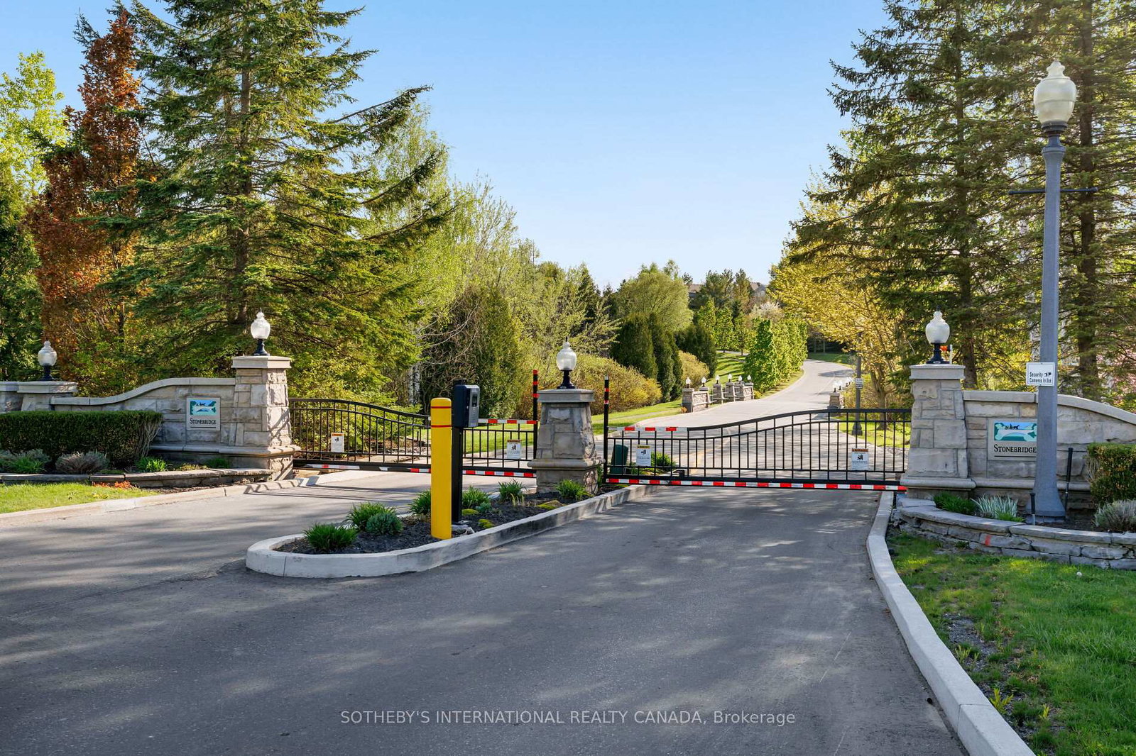 463-crossing-bridge-place-aurora-ontario-n13735672