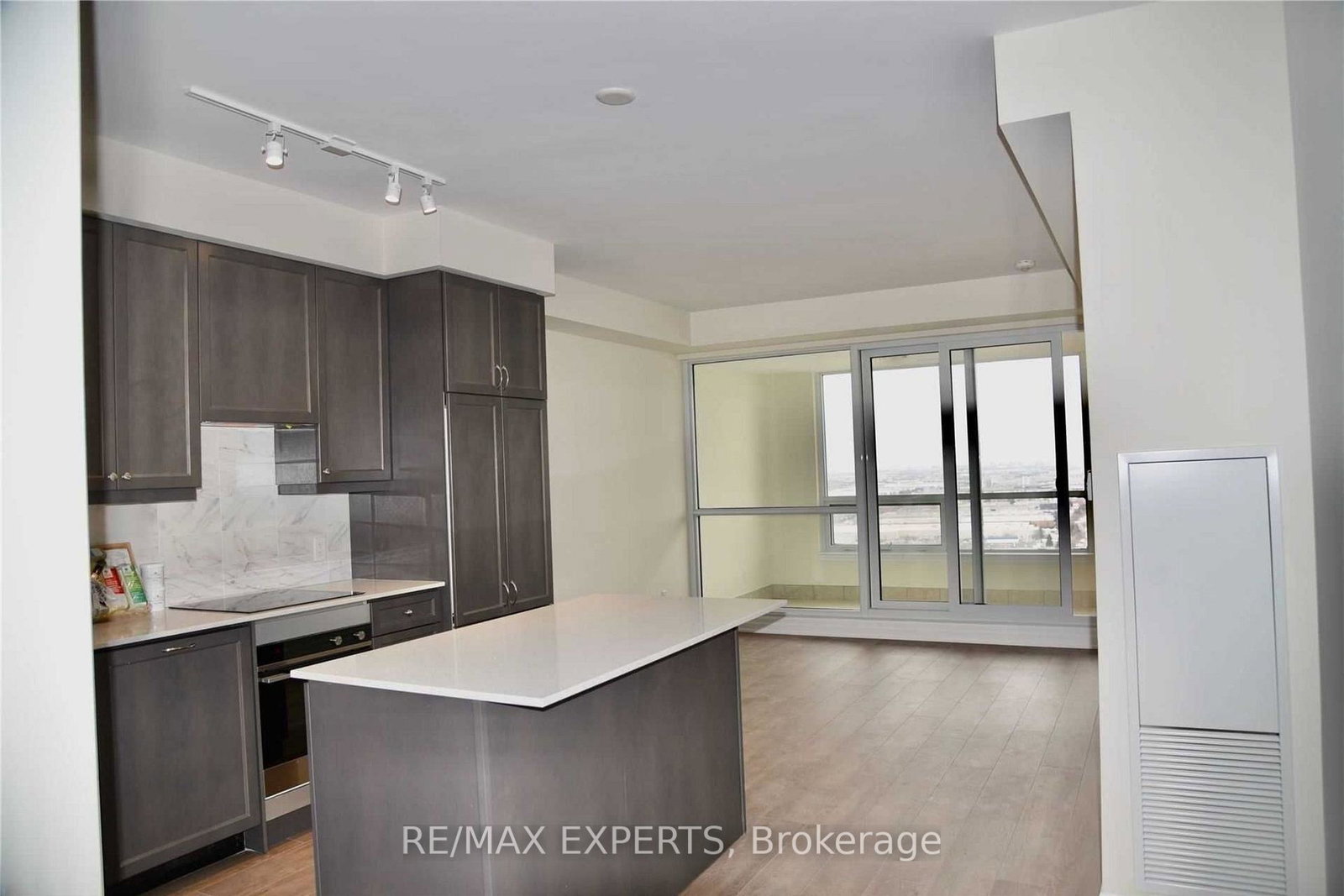 9075-jane-street-vaughan-ontario-n13735760