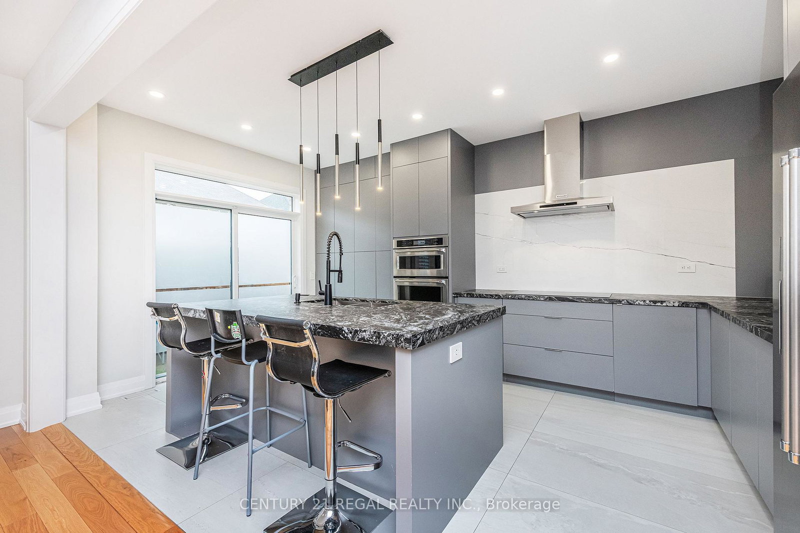 13-neilly-terrace-bradford-west-gwillimbury-ontario-n13737698