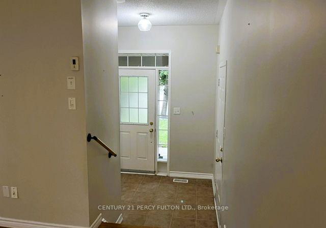 872-oaktree-crescent-newmarket-ontario-n13739094