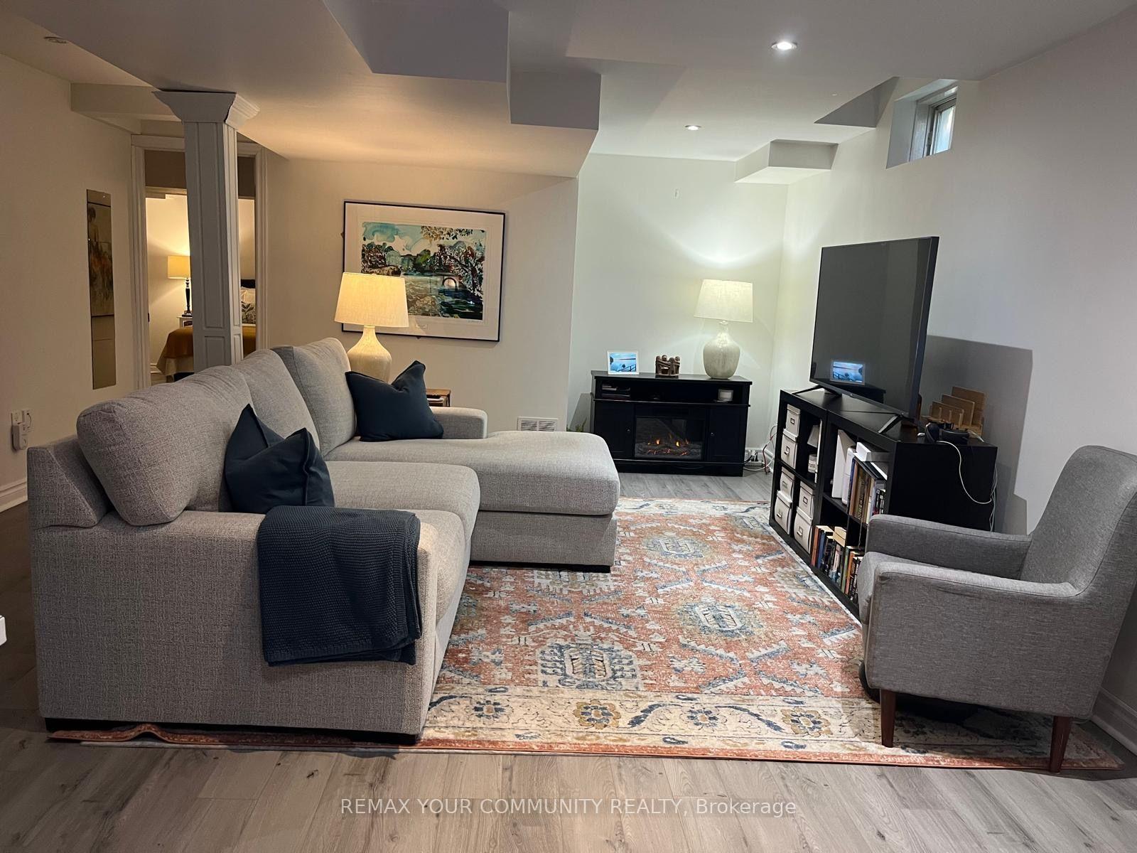 375-woodfern-way-s-newmarket-ontario-n13740298