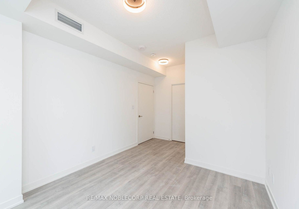 292-verdale-crossing-markham-ontario-n13740960