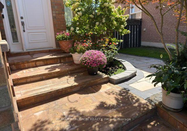 97-mcclellan-way-aurora-ontario-n13741484