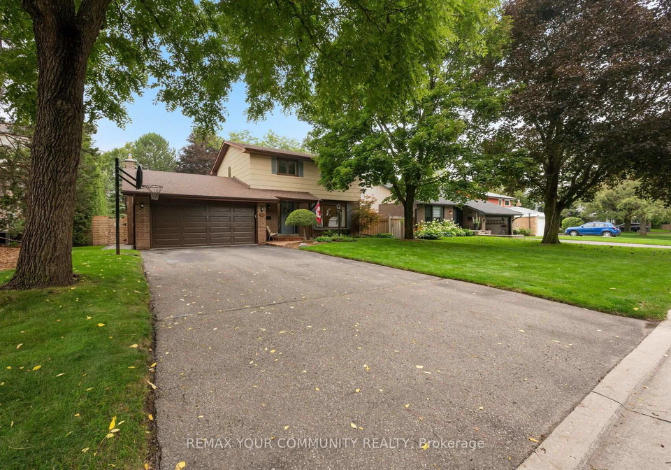 10-glenview-drive-aurora-ontario-n13741898