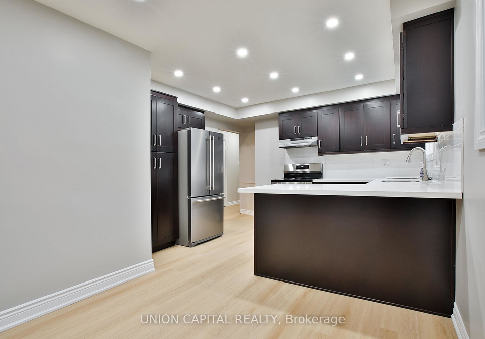 131-romfield-circuit-markham-ontario-n13741996