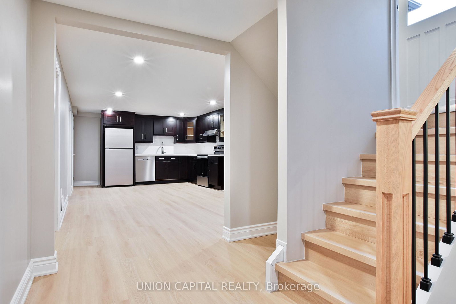 131-romfield-circuit-markham-ontario-n13742006