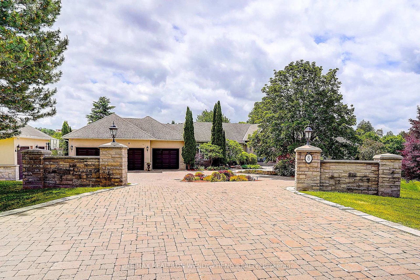 8-alm-court-aurora-ontario-n13742258