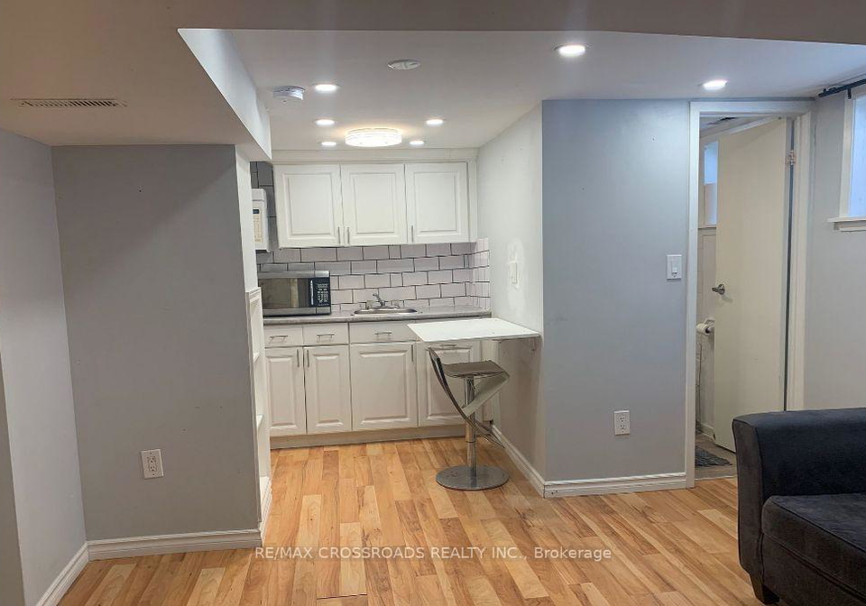 128-major-mackenzie-drive-e-richmond-hill-ontario-n13743654