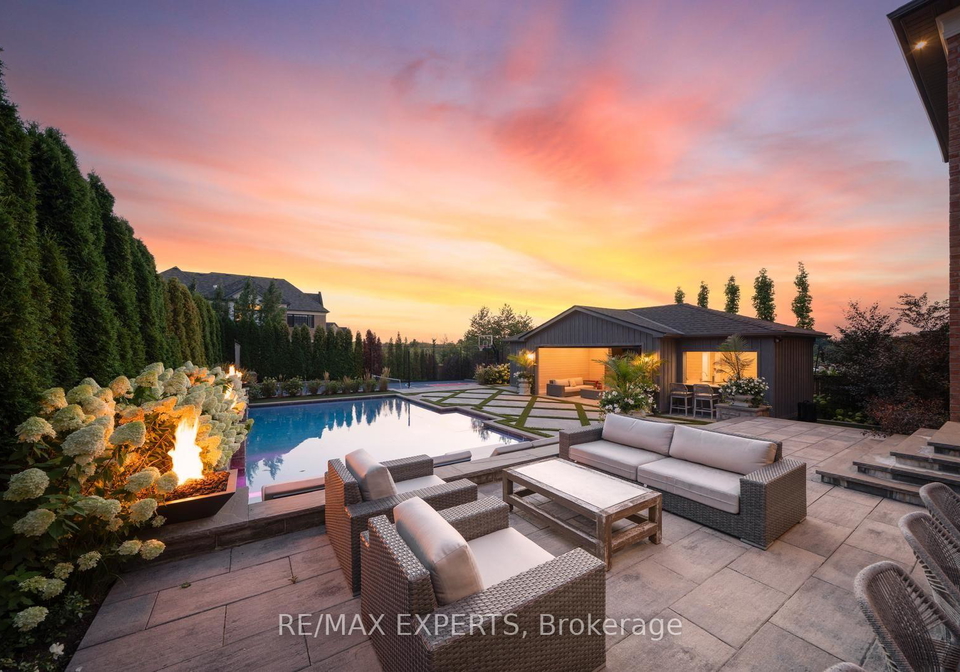 98-endless-circle-vaughan-ontario-n13743824