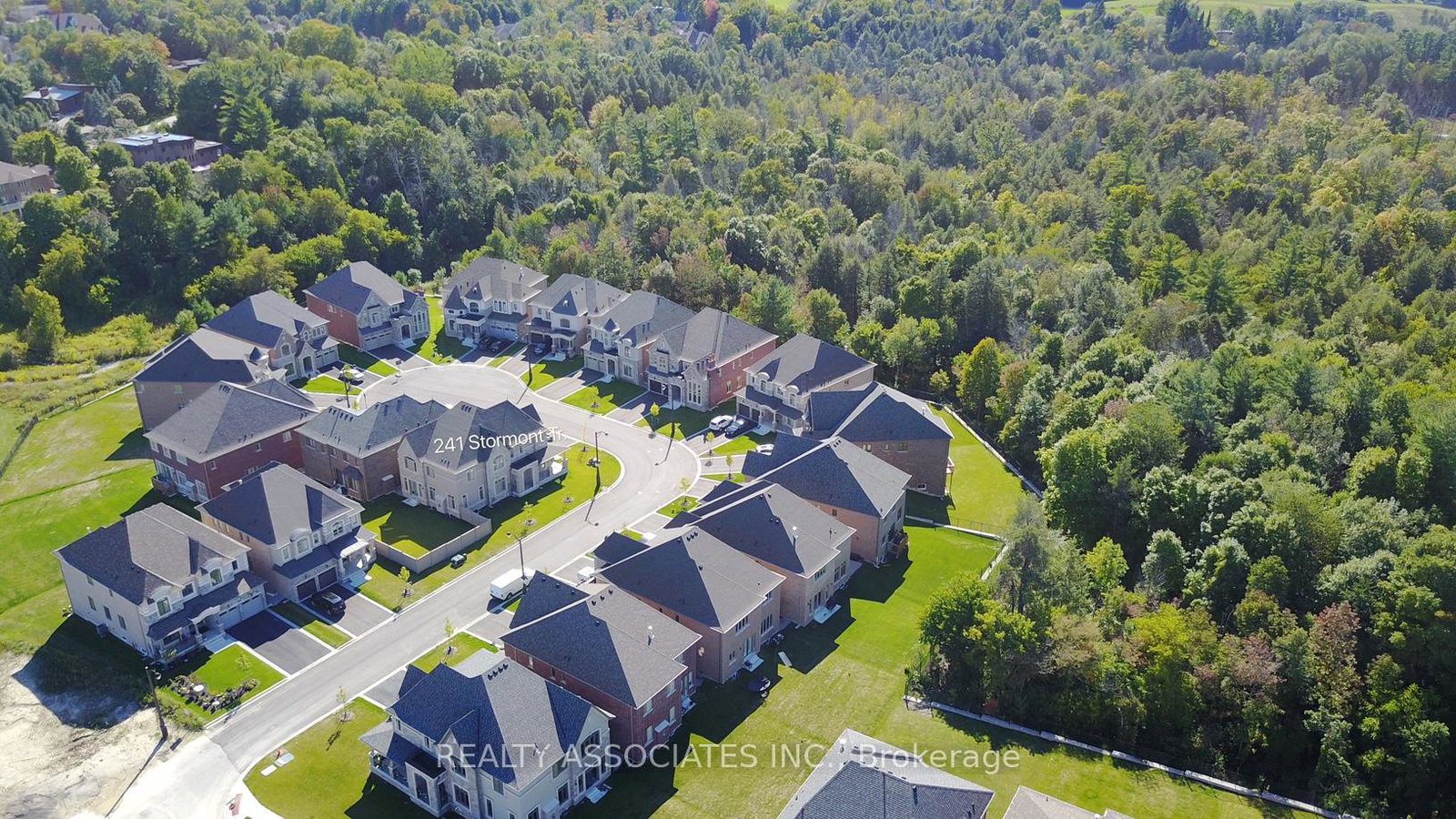 241-stormont-trail-vaughan-ontario-n13743834