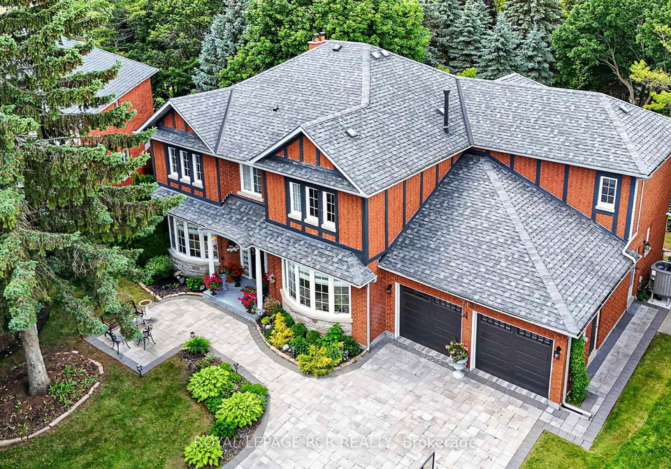 713-exceller-circle-newmarket-ontario-n13745596