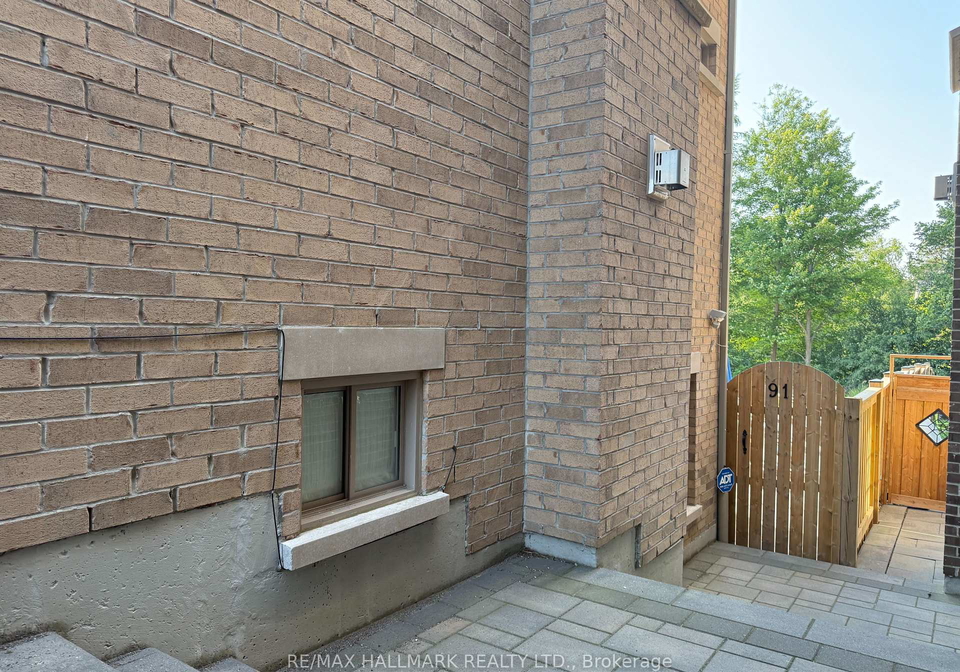 91-glensteeple-trail-aurora-ontario-n13745818