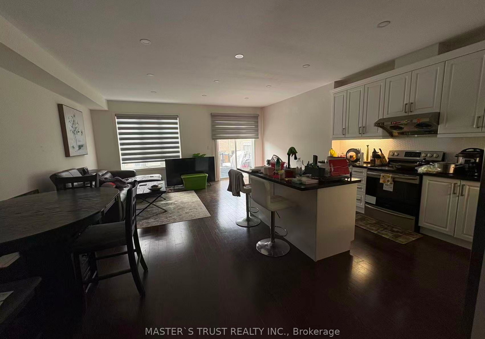 219-radial-drive-aurora-ontario-n13747336