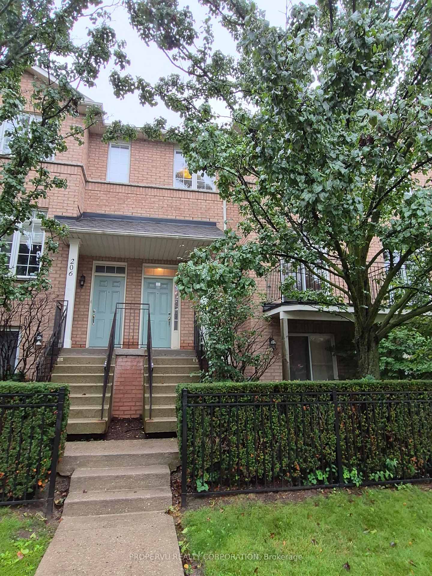 23-observatory-lane-richmond-hill-ontario-n13747956