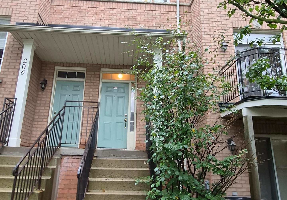 23-observatory-lane-richmond-hill-ontario-n13747956