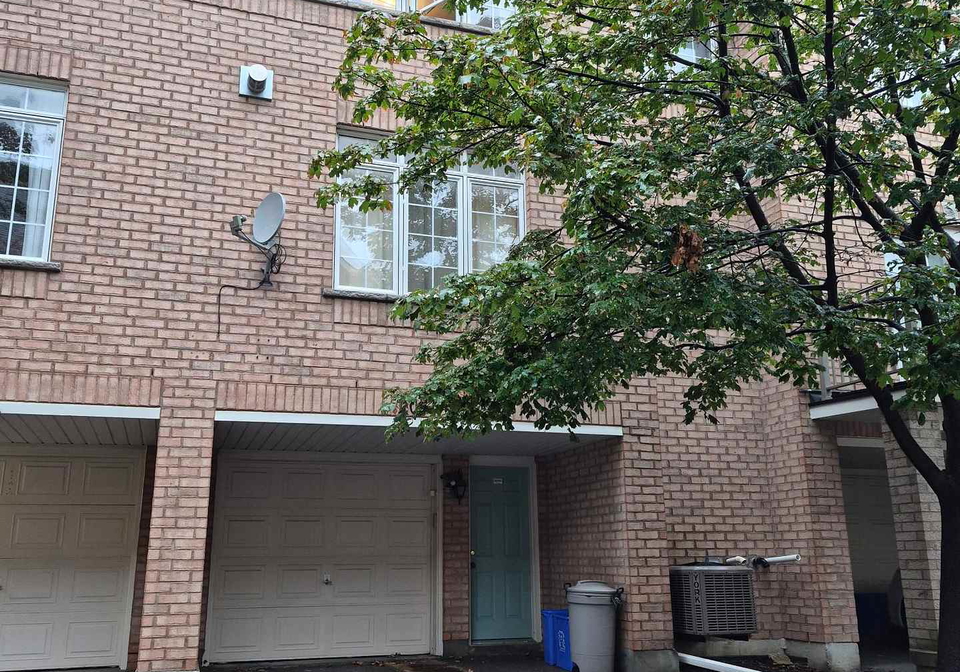 23-observatory-lane-richmond-hill-ontario-n13747956