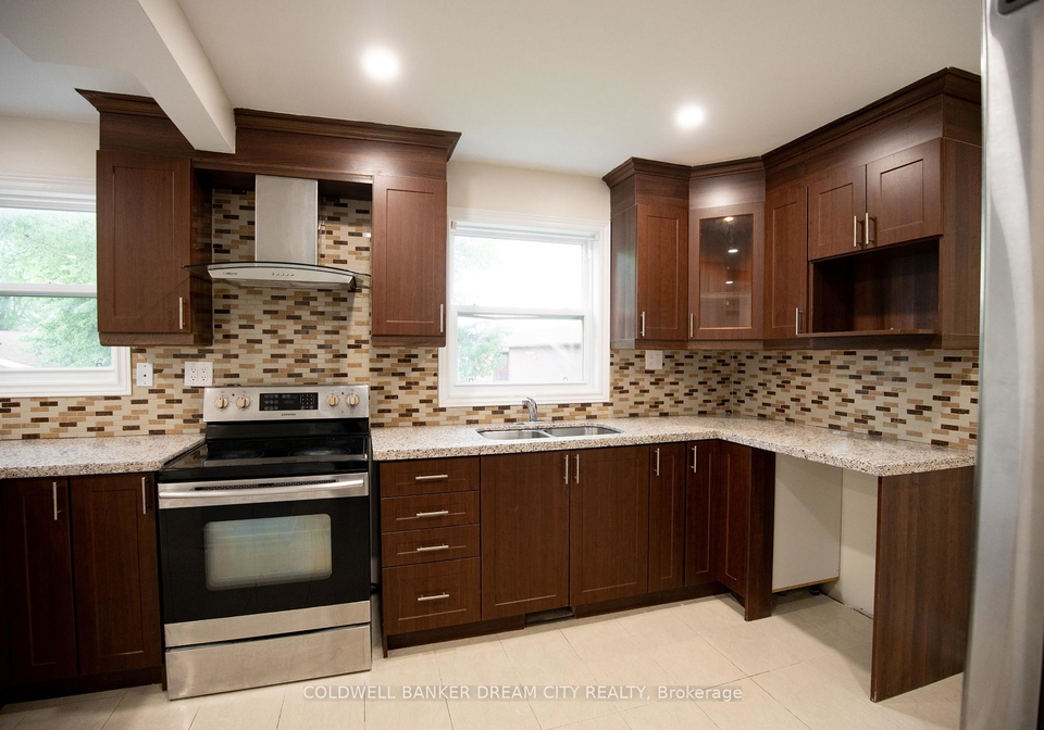 22-elm-grove-avenue-richmond-hill-ontario-n13748014